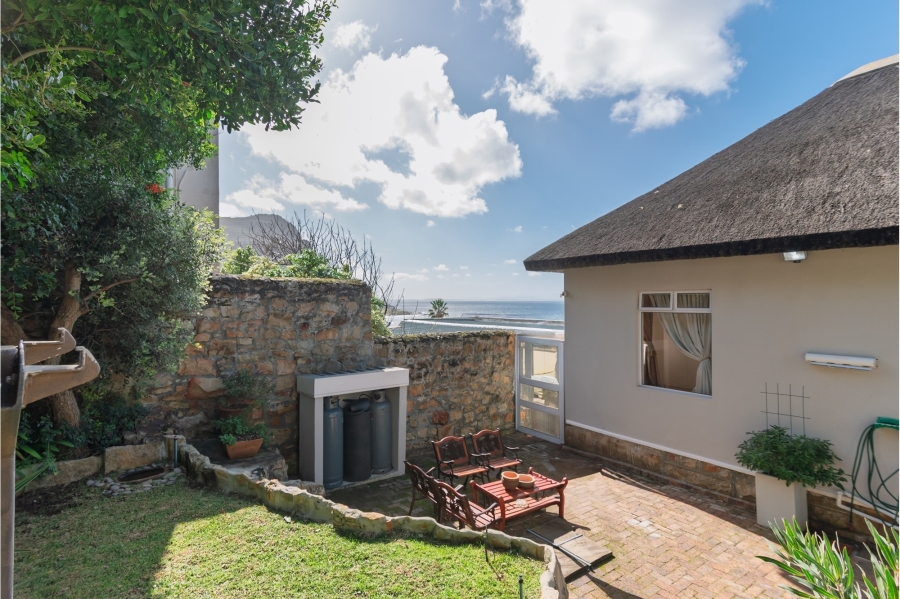 3 Bedroom Property for Sale in Cairnside Western Cape